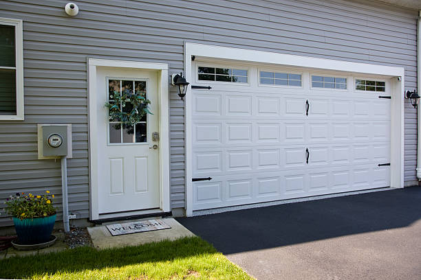 24/7 Emergency Garage Door Panel Replacement experts in Cleves, OH
